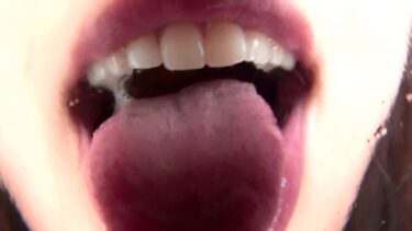 女の子のカメラの画面を舐めている舌フェチAVのエロ画像